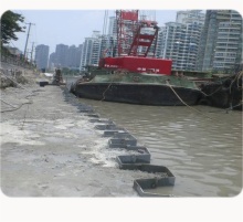 Maintenance of Suzhou River, Shanghai